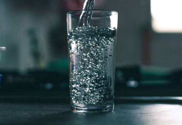 Jonizator Wody – Twoje Źródło Wody Alkalicznej i Korzyści dla Zdrowia