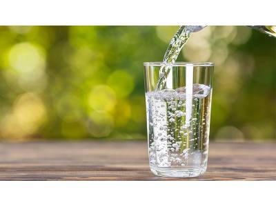 Czy woda gazowana jest zdrowa?