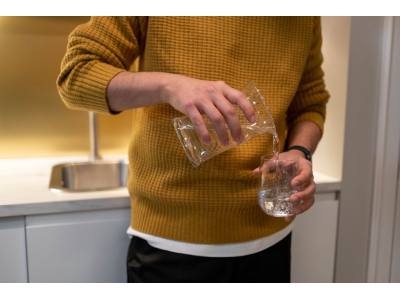 Jak często wymieniać wkłady w filtrze wody? Harmonogram dla filtrów podzlewowych i osmozy