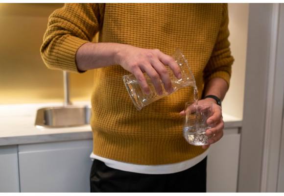 Jak często wymieniać wkłady w filtrze wody? Harmonogram dla filtrów podzlewowych i osmozy